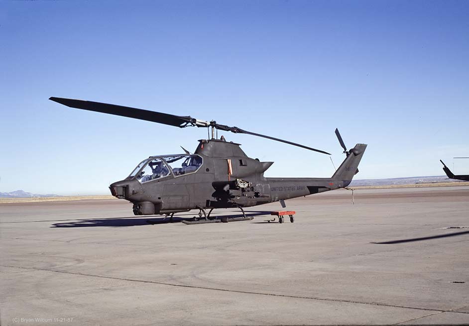 AH-1SM_71-15938_11-21-87_Carson_BWilburn_Sm.jpg.c6ef2b2c2bf763395079c449e8708c2e.jpg
