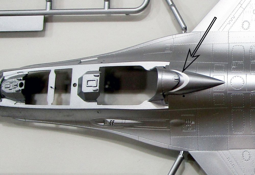 GWH F-16 Sufa spine 1.jpg